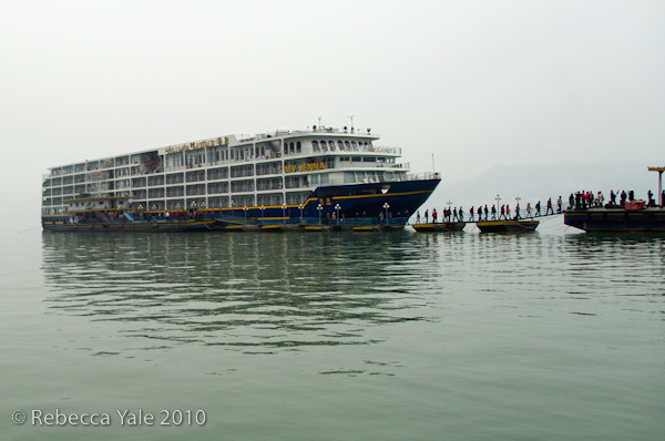 RYALE_Yangtze_Boat_2